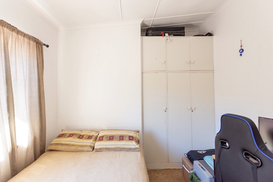 4 Bedroom Property for Sale in Middedorp Western Cape